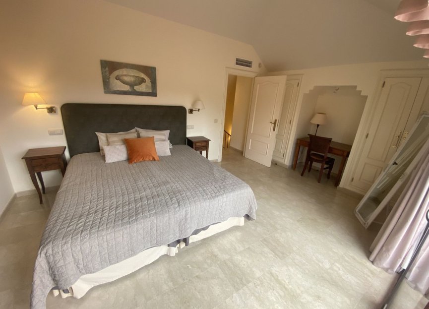 Resale - Apartment - Top Floor Apartment - Marbella - Marbella Centro