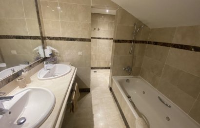 Resale - Apartment - Top Floor Apartment - Marbella - Marbella Centro