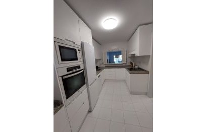 Resale - Apartment - Middle Floor Apartment - Marbella - Puerto Banús