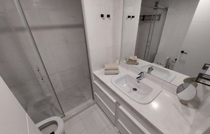 Resale - Apartment - Middle Floor Apartment - Marbella - Puerto Banús