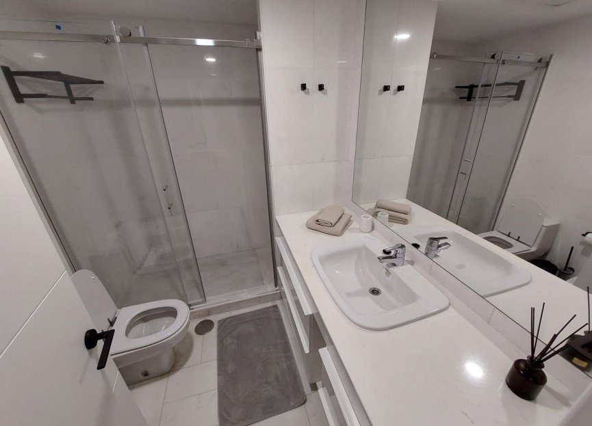 Resale - Apartment - Middle Floor Apartment - Marbella - Puerto Banús