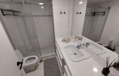 Resale - Apartment - Middle Floor Apartment - Marbella - Puerto Banús