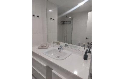 Resale - Apartment - Middle Floor Apartment - Marbella - Puerto Banús