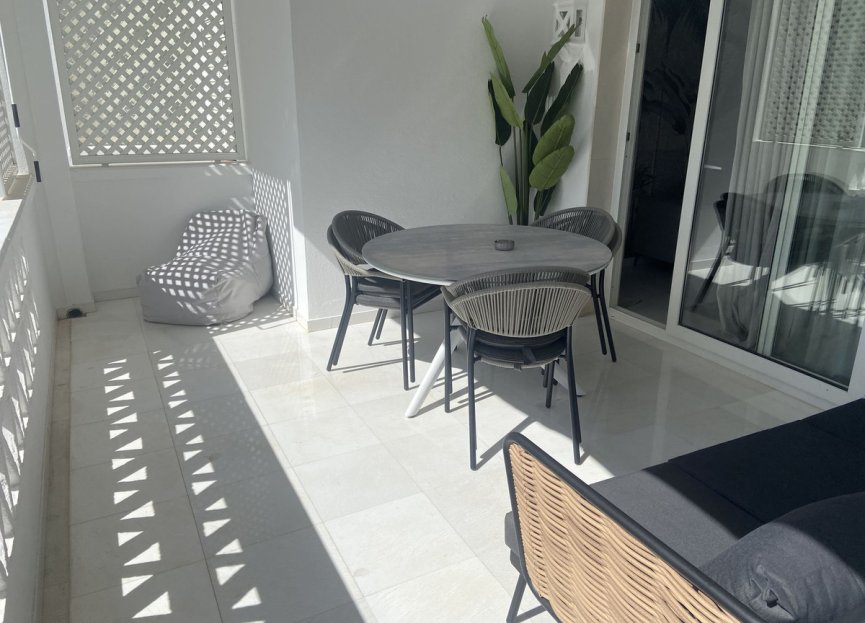 Resale - Apartment - Middle Floor Apartment - Marbella - Puerto Banús