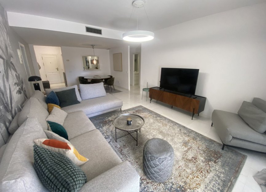 Resale - Apartment - Middle Floor Apartment - Marbella - Puerto Banús