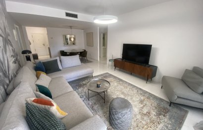 Resale - Apartment - Middle Floor Apartment - Marbella - Puerto Banús