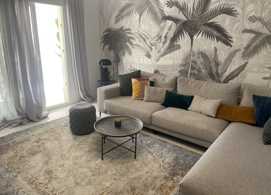 Resale - Apartment - Middle Floor Apartment - Marbella - Puerto Banús