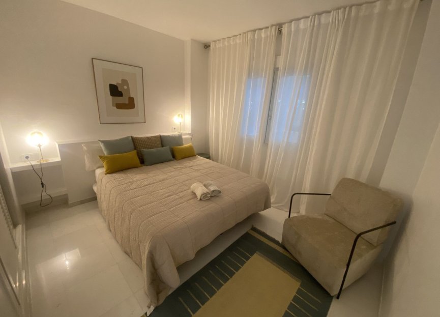 Resale - Apartment - Middle Floor Apartment - Marbella - Puerto Banús