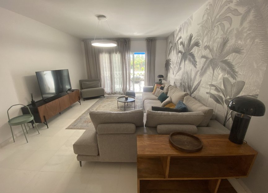 Resale - Apartment - Middle Floor Apartment - Marbella - Puerto Banús