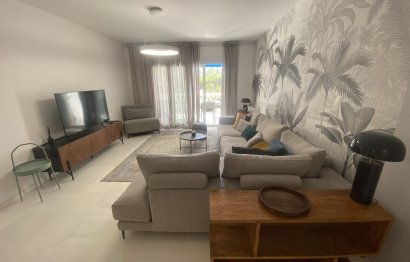 Resale - Apartment - Middle Floor Apartment - Marbella - Puerto Banús