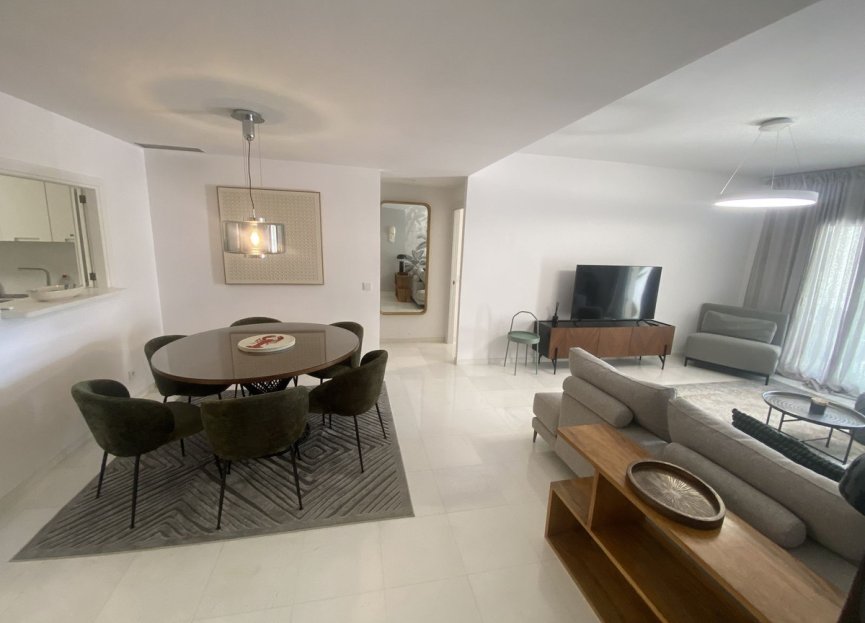 Resale - Apartment - Middle Floor Apartment - Marbella - Puerto Banús