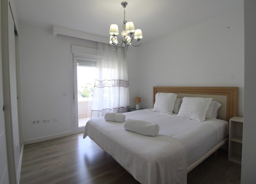 Resale - Apartment - Middle Floor Apartment - Marbella - Nueva Andalucia