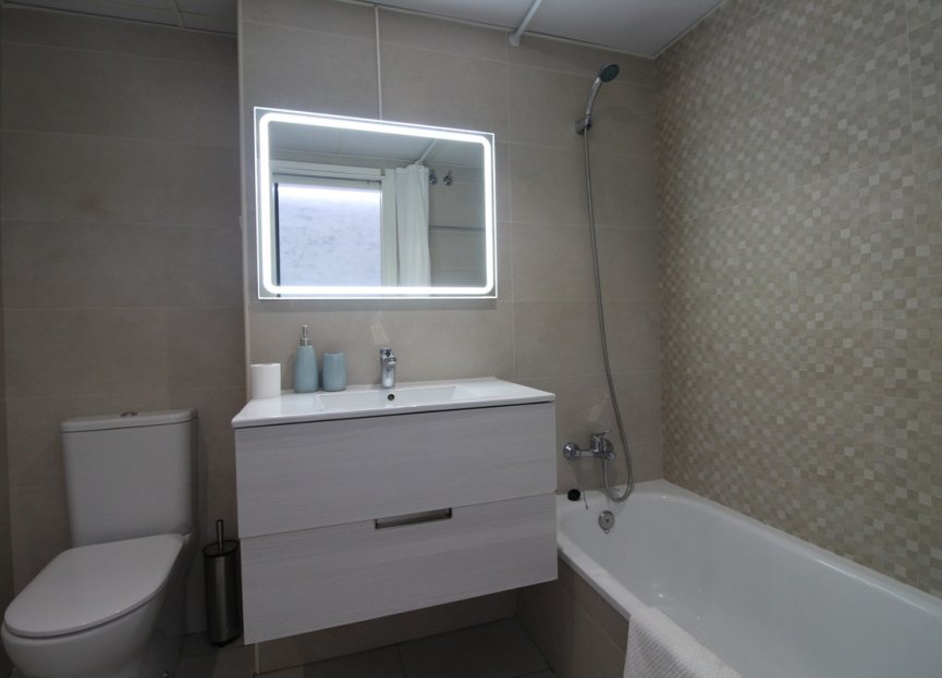 Resale - Apartment - Middle Floor Apartment - Marbella - Nueva Andalucia