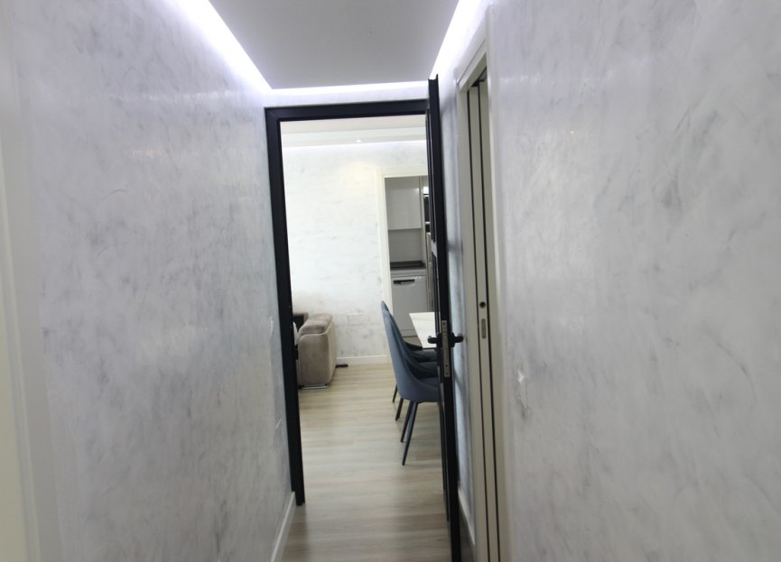 Resale - Apartment - Middle Floor Apartment - Marbella - Nueva Andalucia