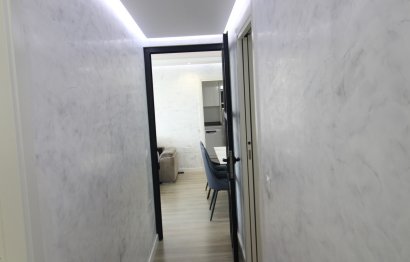 Resale - Apartment - Middle Floor Apartment - Marbella - Nueva Andalucia