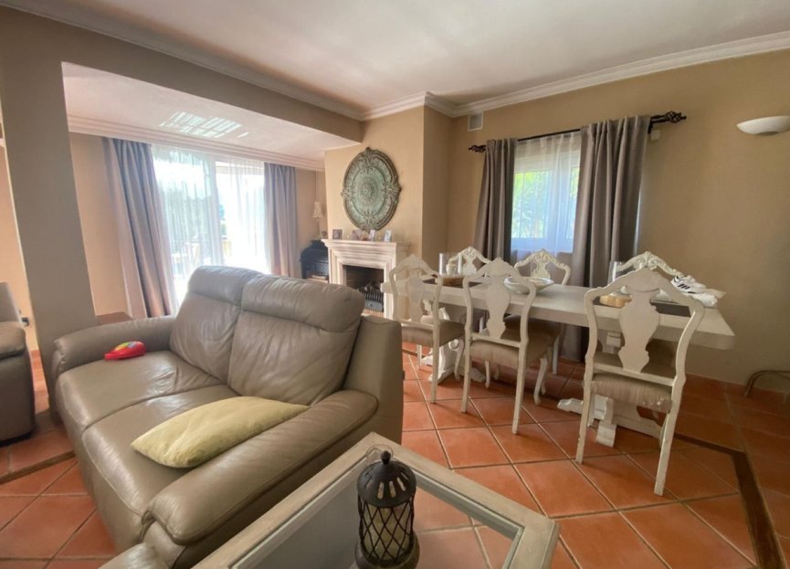 Resale - House - Detached Villa - Estepona - Valle Romano