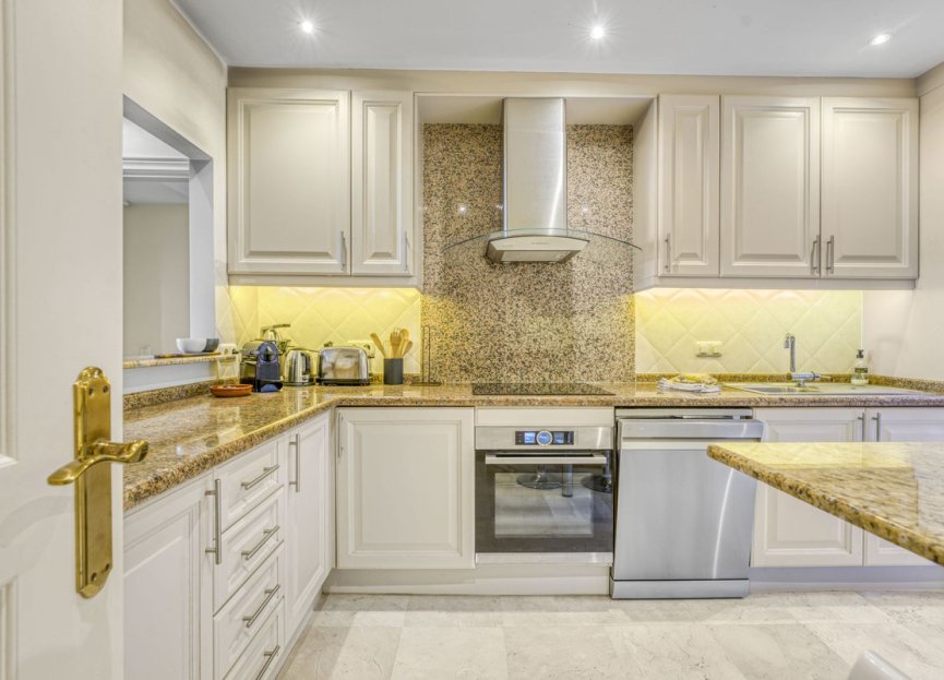 Resale - Ground floor apartment - Marbella - La Mairena