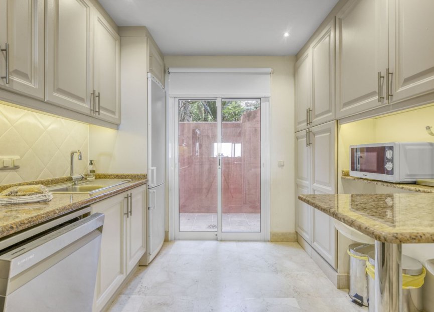 Resale - Ground floor apartment - Marbella - La Mairena