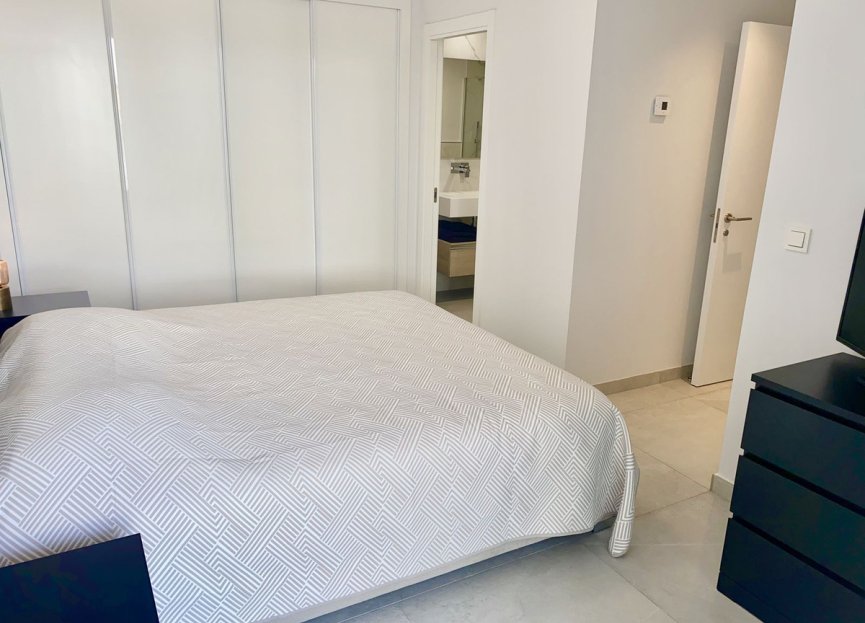 Resale - Apartment - Middle Floor Apartment - Benahavís - Benahavís Centro