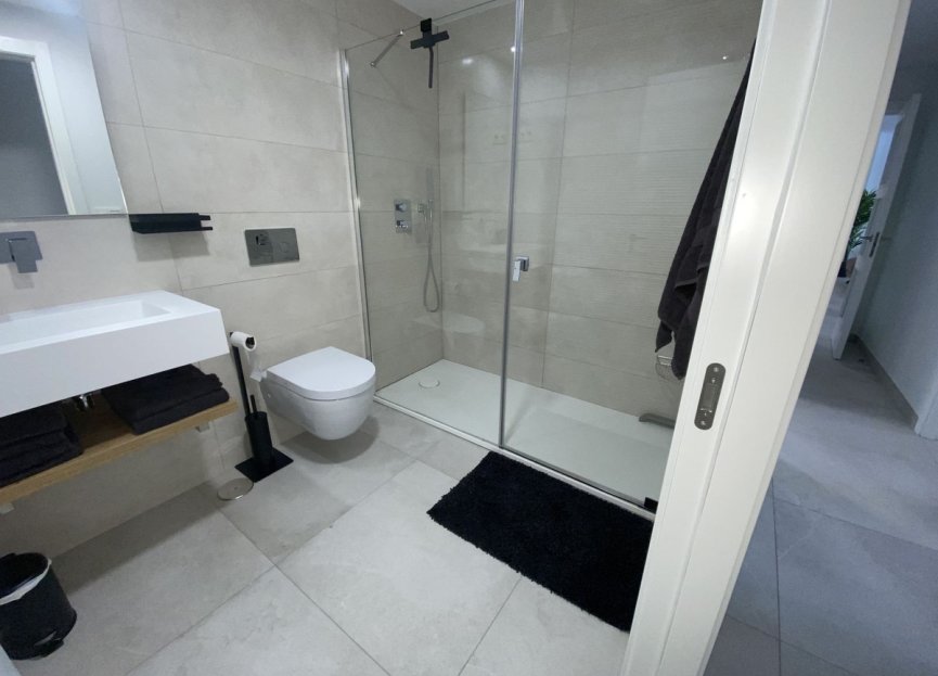 Resale - Apartment - Middle Floor Apartment - Benahavís - Benahavís Centro