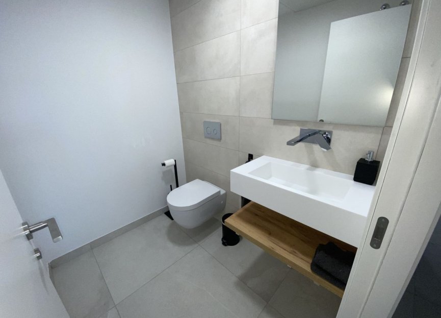 Resale - Apartment - Middle Floor Apartment - Benahavís - Benahavís Centro