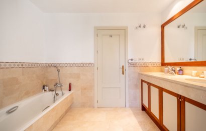 Resale - Apartment - Penthouse - Benahavís - La Quinta