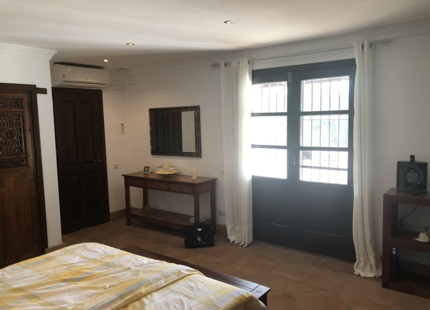 Resale - House - Finca - Cortijo - Estepona - Estepona Centro