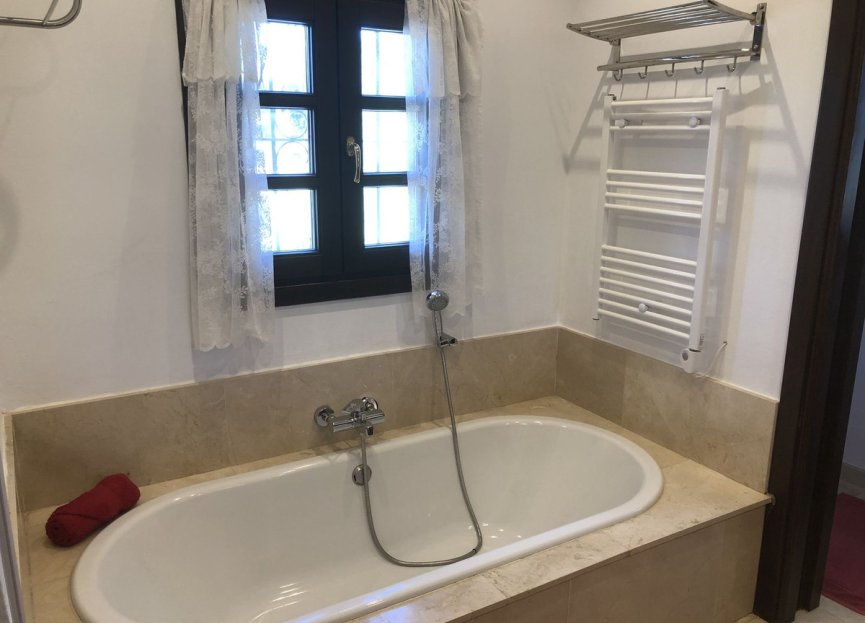 Resale - House - Finca - Cortijo - Estepona - Estepona Centro