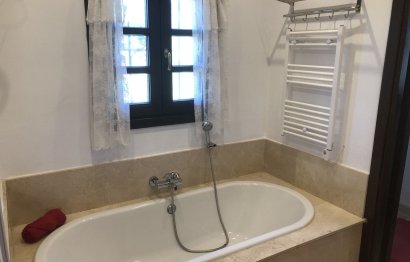 Resale - House - Finca - Cortijo - Estepona - Estepona Centro