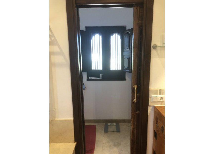 Resale - House - Finca - Cortijo - Estepona - Estepona Centro