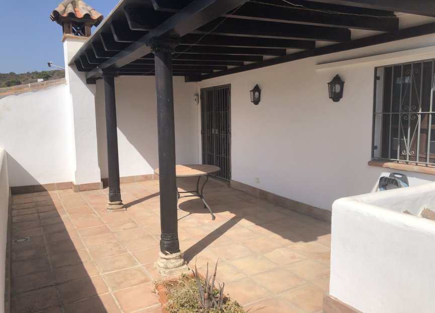 Resale - House - Finca - Cortijo - Estepona - Estepona Centro