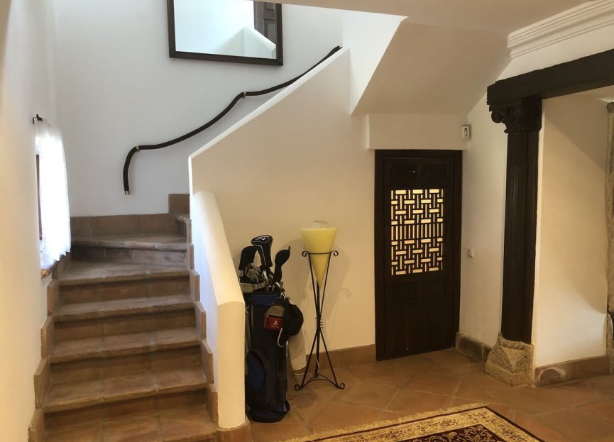 Resale - House - Finca - Cortijo - Estepona - Estepona Centro