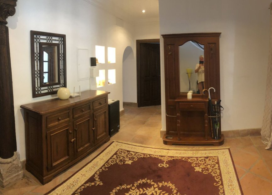 Resale - House - Finca - Cortijo - Estepona - Estepona Centro