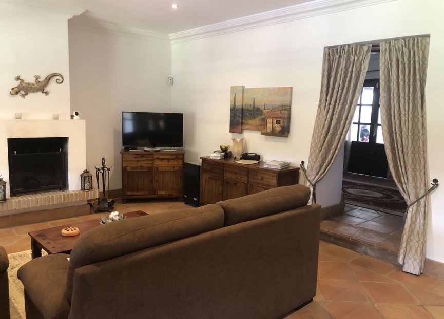 Resale - House - Finca - Cortijo - Estepona - Estepona Centro