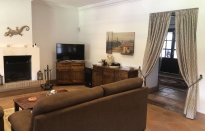 Resale - House - Finca - Cortijo - Estepona - Estepona Centro