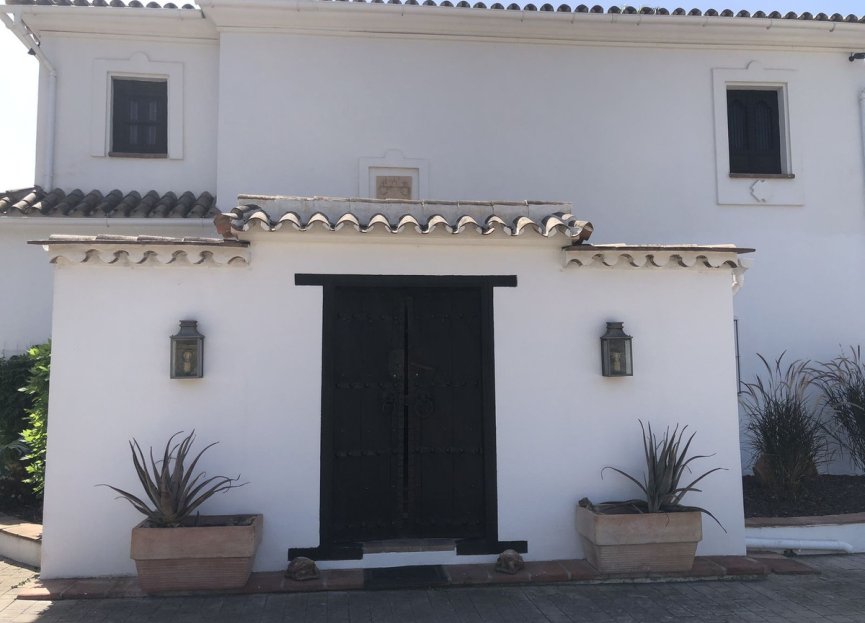 Resale - House - Finca - Cortijo - Estepona - Estepona Centro