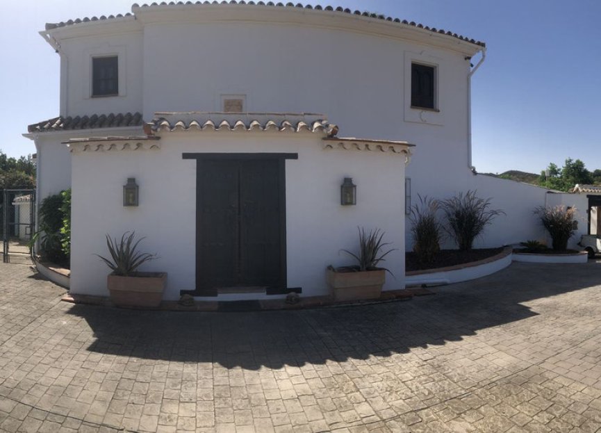 Resale - House - Finca - Cortijo - Estepona - Estepona Centro