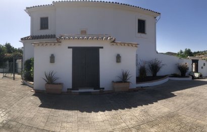 Resale - House - Finca - Cortijo - Estepona - Estepona Centro