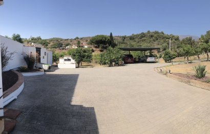 Resale - House - Finca - Cortijo - Estepona - Estepona Centro