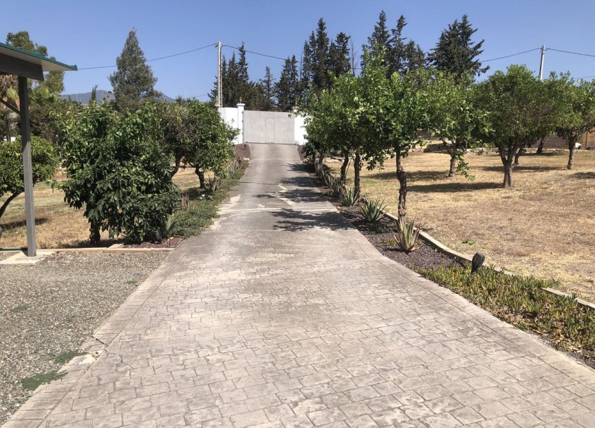 Resale - House - Finca - Cortijo - Estepona - Estepona Centro