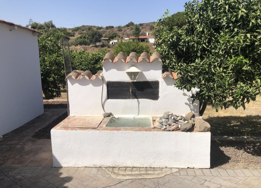 Resale - House - Finca - Cortijo - Estepona - Estepona Centro