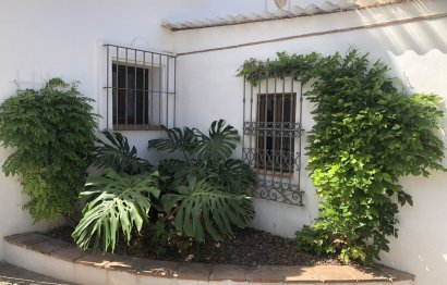 Resale - House - Finca - Cortijo - Estepona - Estepona Centro
