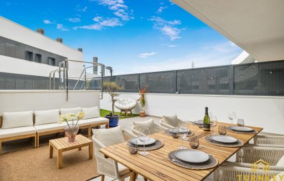 Resale - Apartment - Middle Floor Apartment - Estepona - Estepona Centro