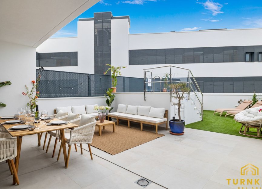 Resale - Apartment - Middle Floor Apartment - Estepona - Estepona Centro