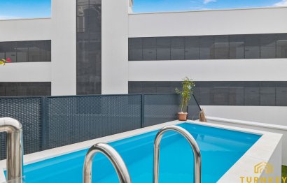Resale - Apartment - Middle Floor Apartment - Estepona - Estepona Centro