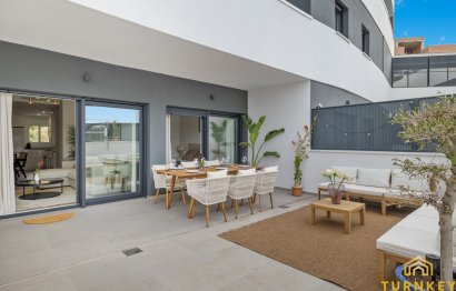 Resale - Apartment - Middle Floor Apartment - Estepona - Estepona Centro