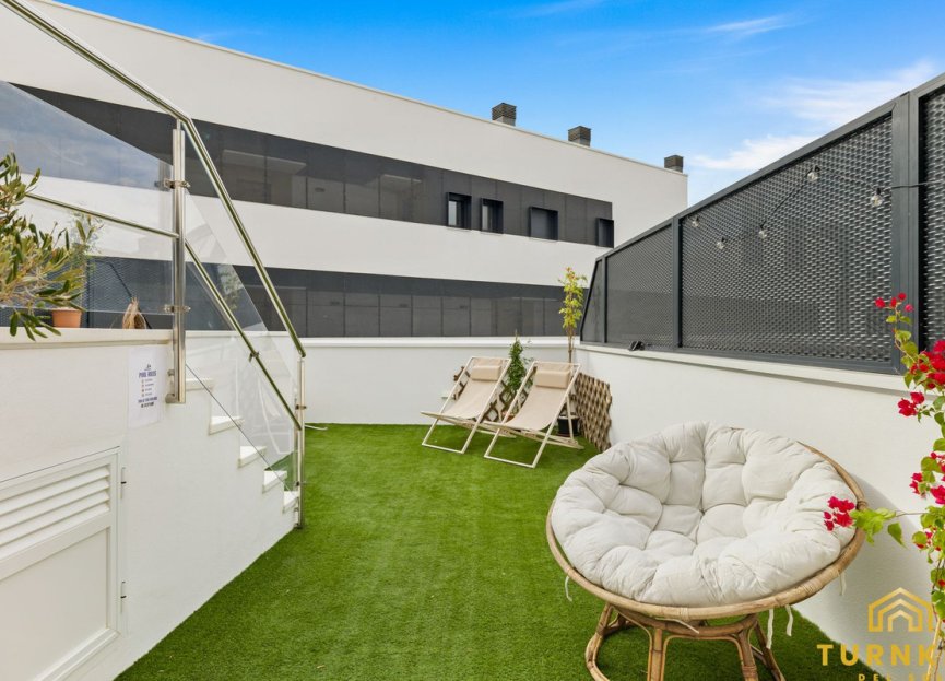 Resale - Apartment - Middle Floor Apartment - Estepona - Estepona Centro