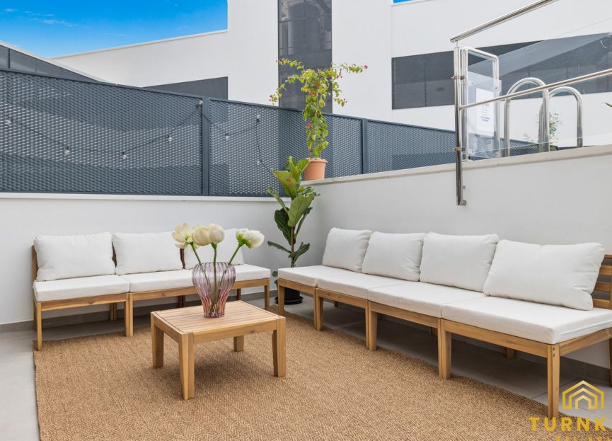 Resale - Apartment - Middle Floor Apartment - Estepona - Estepona Centro