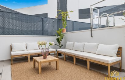 Resale - Apartment - Middle Floor Apartment - Estepona - Estepona Centro