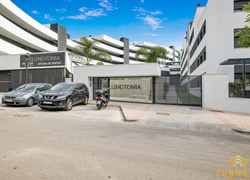 Resale - Apartment - Middle Floor Apartment - Estepona - Estepona Centro